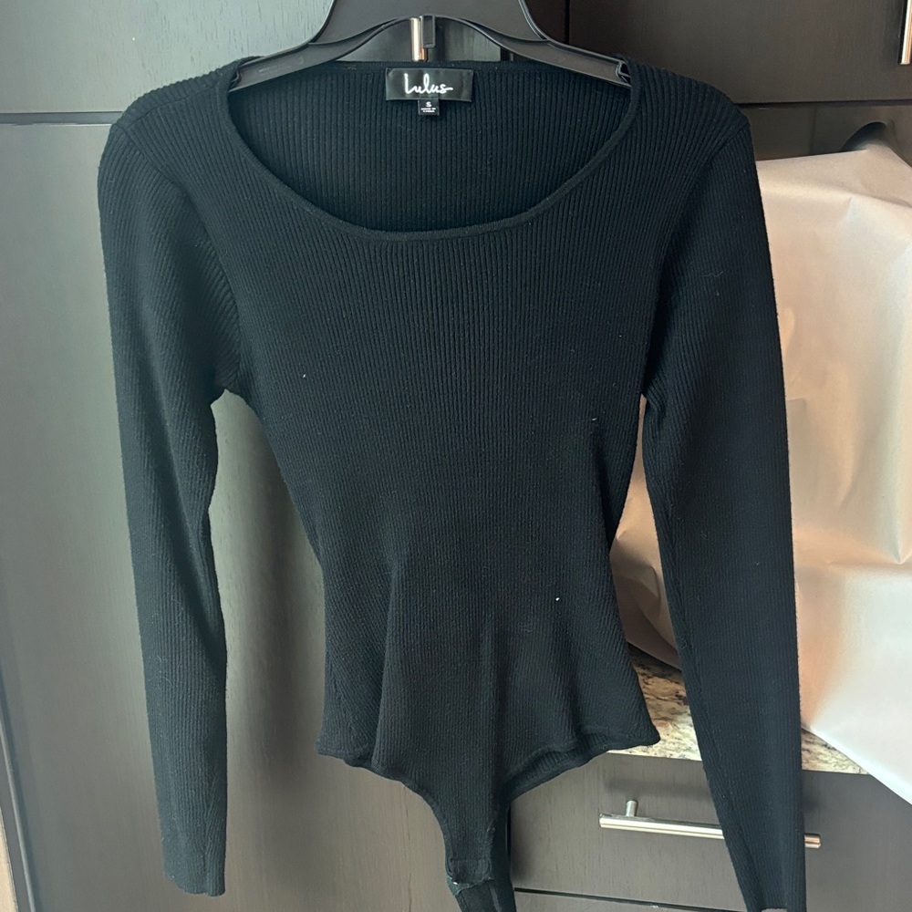 Lulu's Elegant Black Ribbed Bodysuit